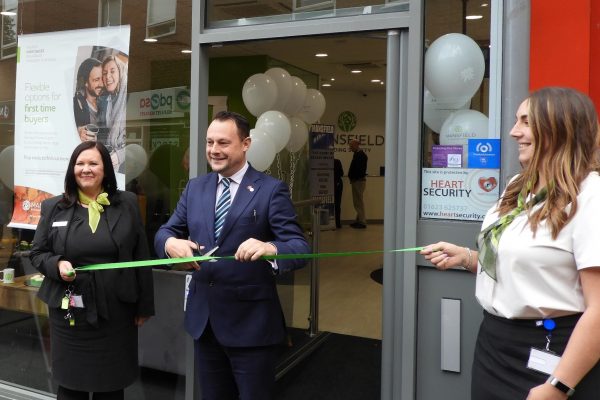 Ashfield Council Leader cuts ribbon for new Sutton branch